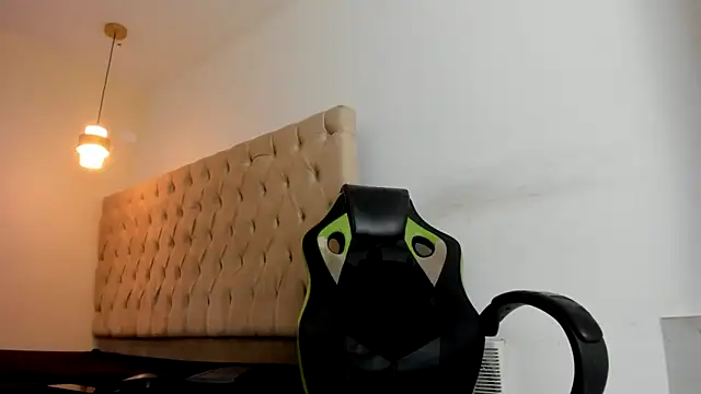 Snapshot of Darkknightx01 chatting on October 8, 2025, 1:40 am Darkknightx01 online show from October 8, 2025, 1:40 am