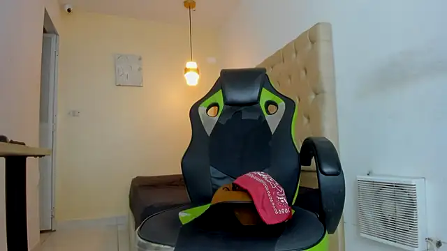 Snapshot of Darkknightx01 chatting on October 25, 2025, 8:20 pm Darkknightx01 online show from October 25, 2025, 8:20 pm