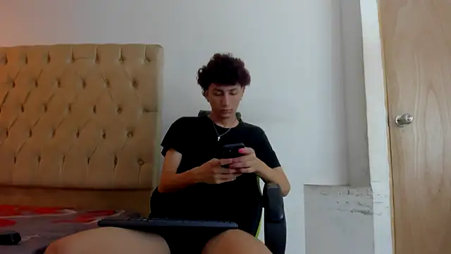 Snapshot of Darkknightx01 chatting on February 3, 2026, 9:47 am Darkknightx01 online show from February 3, 2026, 9:47 am