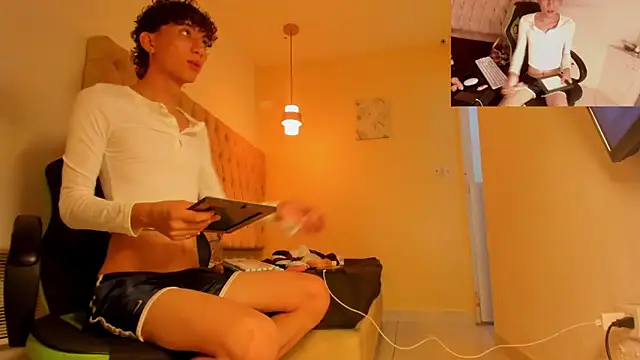 Snapshot of Darkknightx01 chatting on October 2, 2025, 1:31 am Darkknightx01 online show from October 2, 2025, 1:31 am