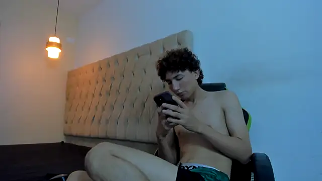 Snapshot of Darkknightx01 chatting on November 18, 2025, 1:54 am Darkknightx01 online show from November 18, 2025, 1:54 am