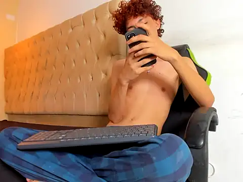 Snapshot of Darkknightx01 chatting on October 14, 2025, 7:20 am Darkknightx01 online show from October 14, 2025, 7:20 am