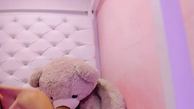 eimy skinny  online show from February 28, 2026, 12:27 pm