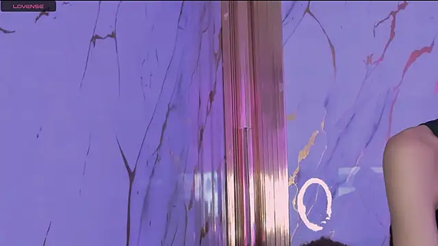 eimy skinny  online show from February 8, 2026, 12:14 pm