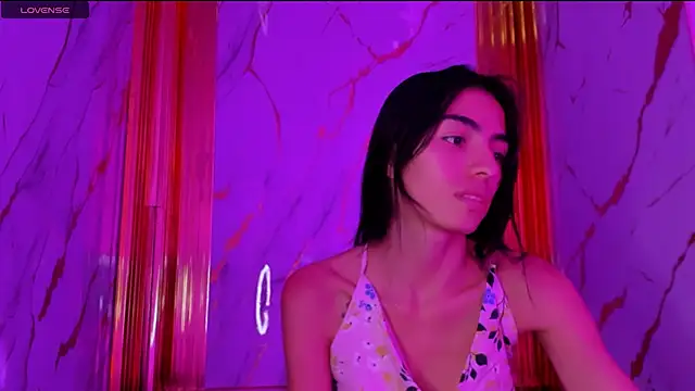 eimy skinny  online show from February 4, 2026, 12:55 pm