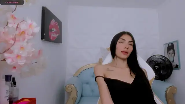 eimy skinny  online show from October 23, 2025, 5:00 pm