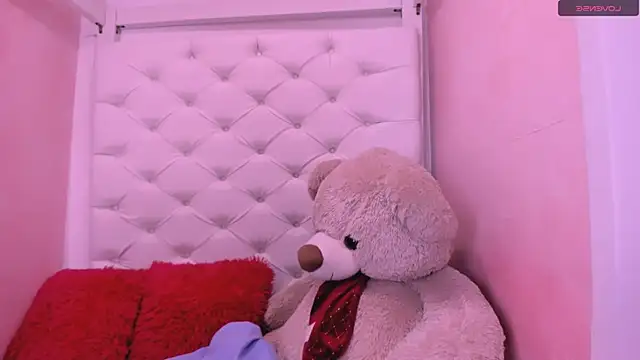 Snapshot of eimy_skinny_ chatting on April 26, 2026, 1:19 pm eimy skinny online show from April 26, 2026, 1:19 pm