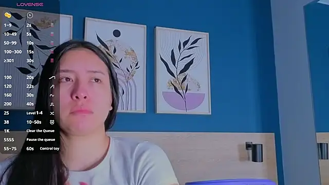 Snapshot of SarahMiler_ chatting on October 20, 2025, 11:44 am SarahMiler online show from October 20, 2025, 11:44 am