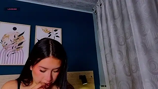 Snapshot of SarahMiler_ chatting on November 29, 2025, 7:47 pm SarahMiler online show from November 29, 2025, 7:47 pm