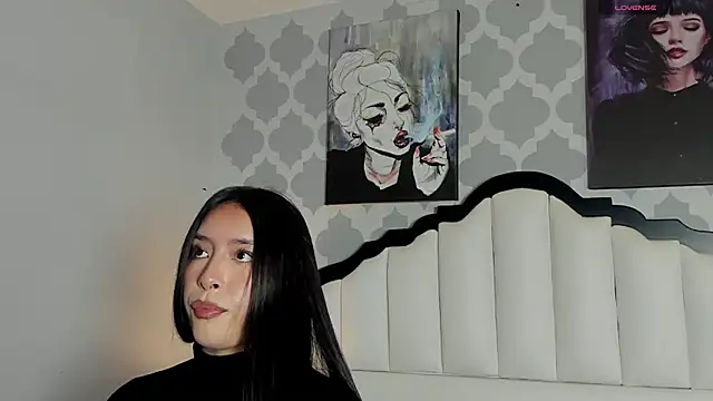 Snapshot of SarahMiler_ chatting on October 27, 2025, 7:59 pm SarahMiler online show from October 27, 2025, 7:59 pm