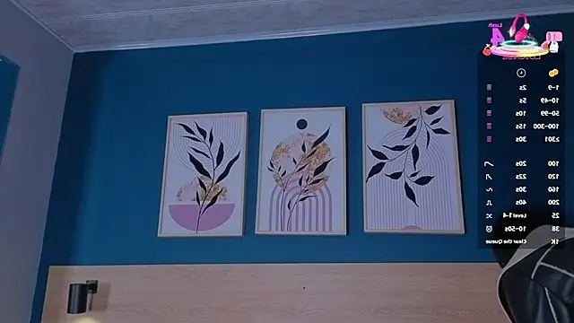 Snapshot of SarahMiler_ chatting on October 17, 2025, 11:45 am SarahMiler online show from October 17, 2025, 11:45 am