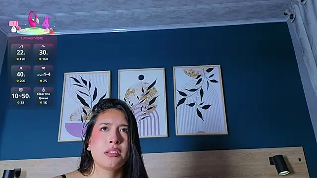 Snapshot of SarahMiler_ chatting on November 18, 2025, 7:50 pm SarahMiler online show from November 18, 2025, 7:50 pm