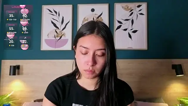 Snapshot of SarahMiler_ chatting on November 10, 2025, 7:52 pm SarahMiler online show from November 10, 2025, 7:52 pm