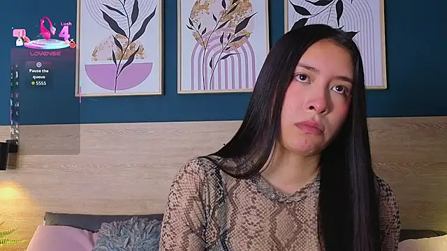 Snapshot of SarahMiler_ chatting on November 21, 2025, 8:41 pm SarahMiler online show from November 21, 2025, 8:41 pm