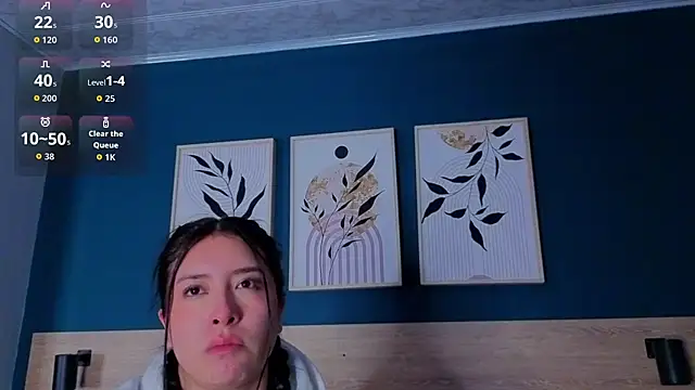 Snapshot of SarahMiler_ chatting on October 22, 2025, 11:42 am SarahMiler online show from October 22, 2025, 11:42 am