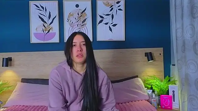 Snapshot of SarahMiler_ chatting on November 24, 2025, 1:22 pm SarahMiler online show from November 24, 2025, 1:22 pm