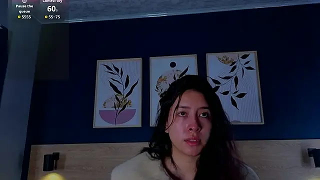 Snapshot of SarahMiler_ chatting on October 25, 2025, 11:42 am SarahMiler online show from October 25, 2025, 11:42 am