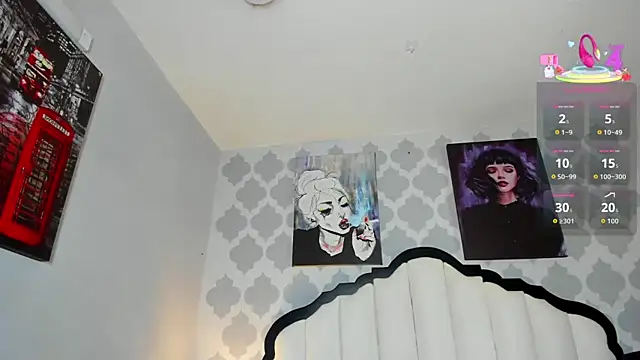 Snapshot of SarahMiler_ chatting on November 4, 2025, 7:50 pm SarahMiler online show from November 4, 2025, 7:50 pm