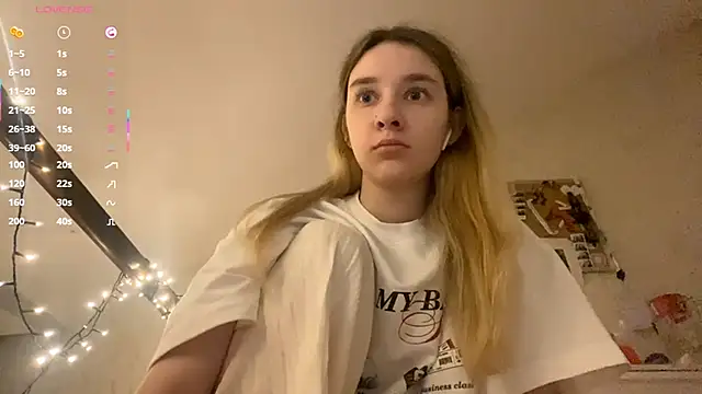 DanaCore online show from November 9, 2025, 4:55 pm