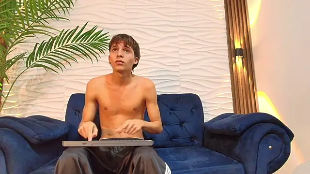 Snapshot of Pavo_tv chatting on June 16, 2026, 11:43 am Pavo tv online show from June 16, 2026, 11:43 am