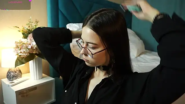 Snapshot of ywixos chatting on December 21, 2025, 2:19 pm ywixos online show from December 21, 2025, 2:19 pm