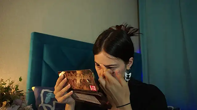 Snapshot of ywixos chatting on September 19, 2025, 1:59 pm ywixos online show from September 19, 2025, 1:59 pm