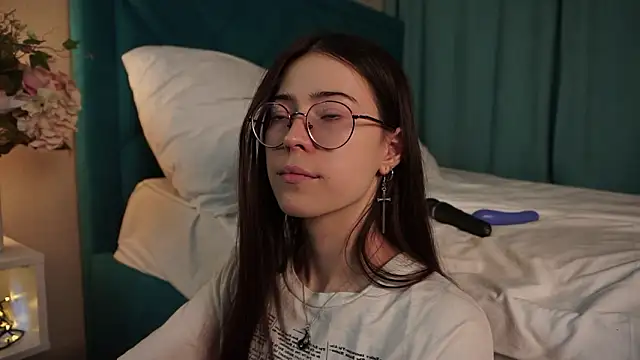 ywixos online show from March 15, 2026, 3:08 pm