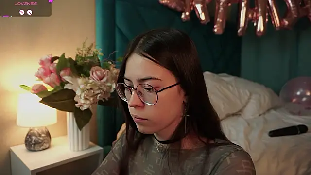 Snapshot of ywixos chatting on February 24, 2026, 2:29 pm ywixos online show from February 24, 2026, 2:29 pm