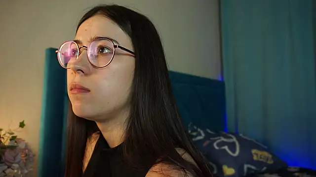 Snapshot of ywixos chatting on October 7, 2025, 1:34 pm ywixos online show from October 7, 2025, 1:34 pm