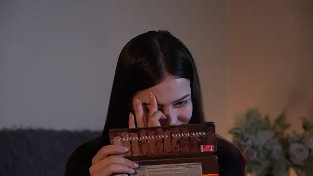 Snapshot of ywixos chatting on September 14, 2025, 10:15 am ywixos online show from September 14, 2025, 10:15 am