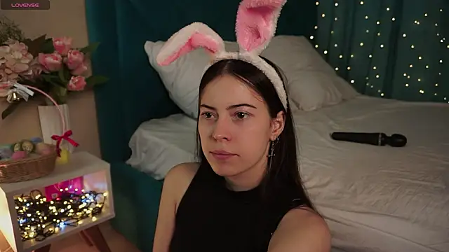 ywixos online show from April 4, 2026, 2:45 pm