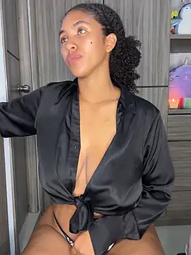 Snapshot of Mia_sweet80 chatting on September 16, 2025, 2:45 am Mia sweet80 online show from September 16, 2025, 2:45 am