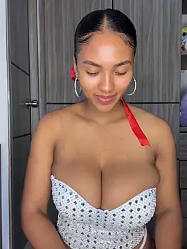 Snapshot of Mia_sweet80 chatting on September 22, 2025, 2:39 am Mia sweet80 online show from September 22, 2025, 2:39 am