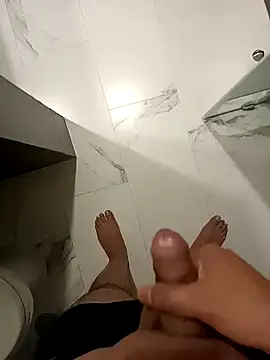 Leofj007 online show from April 22, 2026, 12:06 am