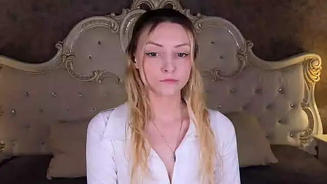Snapshot of CindyFors chatting on September 28, 2025, 9:00 pm CindyFors online show from September 28, 2025, 9:00 pm