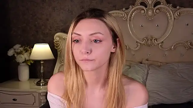 Snapshot of CindyFors chatting on September 26, 2025, 8:59 pm CindyFors online show from September 26, 2025, 8:59 pm
