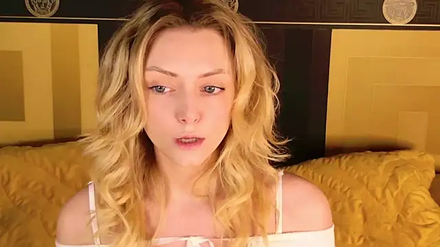 CindyFors online show from November 28, 2025, 8:53 pm