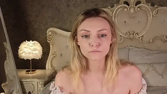 CindyFors online show from November 3, 2025, 8:56 pm