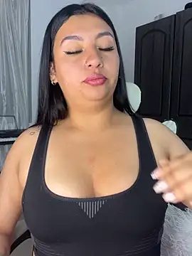 Snapshot of Issa_Santana chatting on June 13, 2026, 8:29 pm Issa Santana online show from June 13, 2026, 8:29 pm