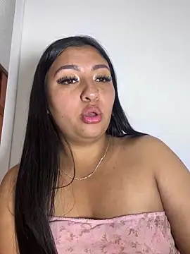 Snapshot of Issa_Santana chatting on December 18, 2025, 8:01 pm Issa Santana online show from December 18, 2025, 8:01 pm