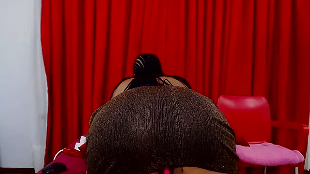 Snapshot of SexyBustyBoobs chatting on December 2, 2025, 5:36 pm SexyBustyBoobs online show from December 2, 2025, 5:36 pm