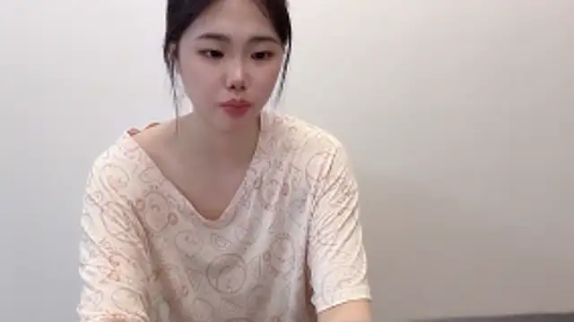 suki-1 online show from April 18, 2026, 7:58 pm