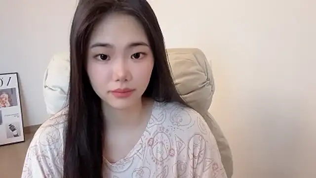 Snapshot of suki-1 chatting on June 15, 2026, 8:58 am suki-1 online show from June 15, 2026, 8:58 am