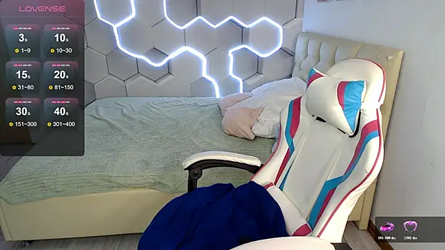 Snapshot of aliicemeow chatting on June 27, 2026, 5:57 am aliicemeow online show from June 27, 2026, 5:57 am