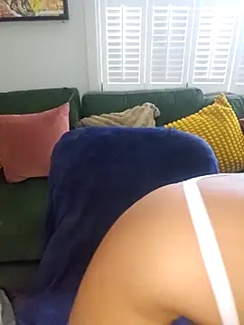 Snapshot of LonelyLucinda chatting on November 9, 2025, 9:24 am LonelyLucinda online show from November 9, 2025, 9:24 am