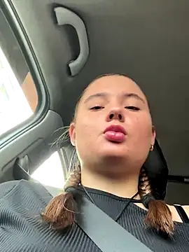 Snapshot of StephanieMur chatting on September 23, 2025, 5:03 am StephanieMur online show from September 23, 2025, 5:03 am