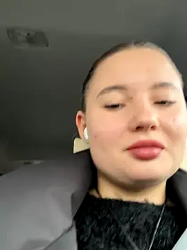 Snapshot of StephanieMur chatting on October 3, 2025, 6:04 am StephanieMur online show from October 3, 2025, 6:04 am