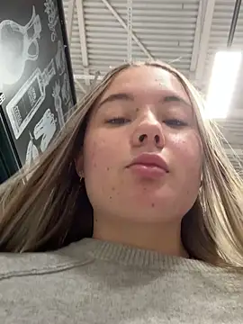 Snapshot of StephanieMur chatting on October 11, 2025, 4:02 am StephanieMur online show from October 11, 2025, 4:02 am