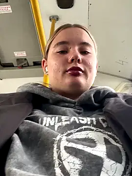 Snapshot of StephanieMur chatting on September 15, 2025, 5:30 am StephanieMur online show from September 15, 2025, 5:30 am