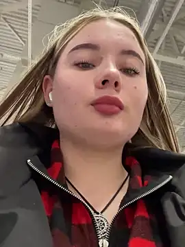 Snapshot of StephanieMur chatting on September 29, 2025, 6:09 am StephanieMur online show from September 29, 2025, 6:09 am